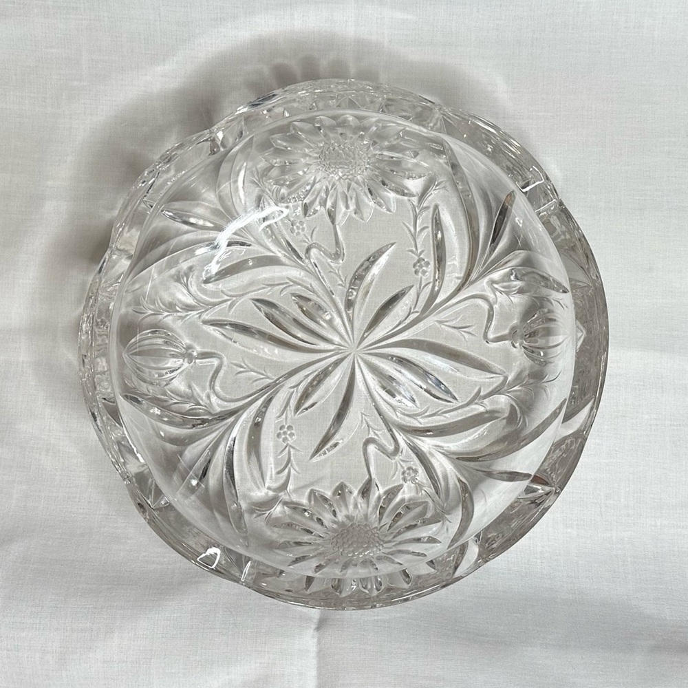 Elegant Crystal Cut Glass Bowl